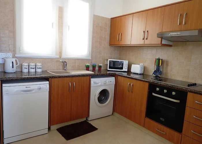 Villa Latchi Riviera No.2 *