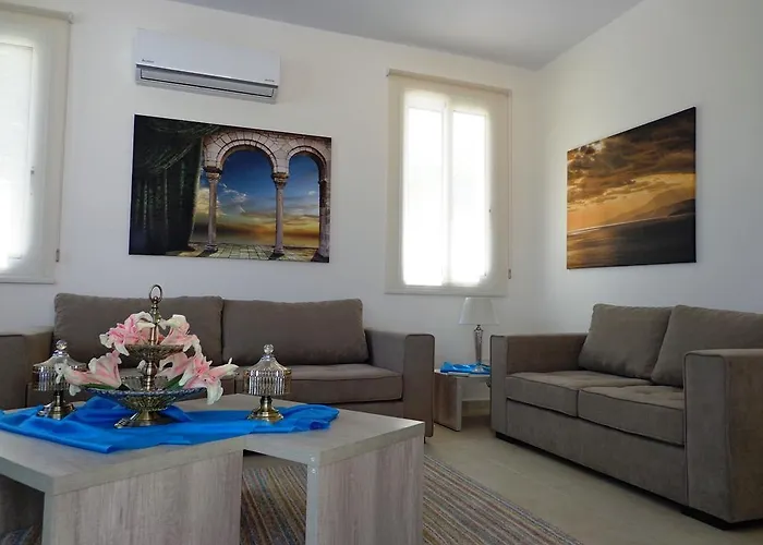 Villa Latchi Riviera No.2 *